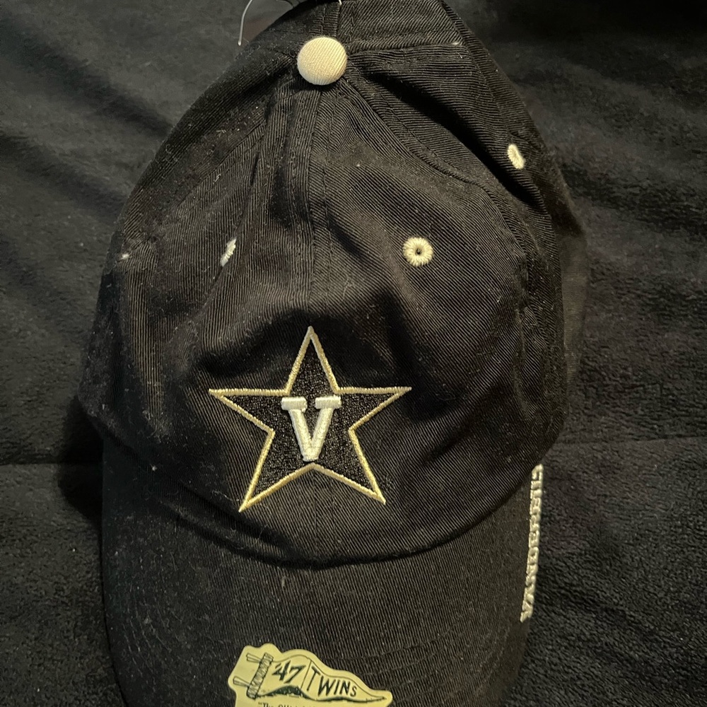 Vanderbilt University Tee Shirt and Cap. Both are new and officially licensed, - Picture 4 of 5